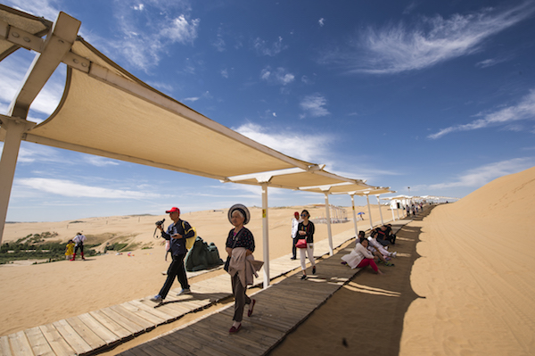 响沙湾,沙漠,度假地,景区,旅游,图片,照片,摄影,内蒙古响沙湾,内蒙古旅游,鄂尔多斯市旅游,莲花酒店,莲花度假酒店,莲沙度假岛,福沙度假岛,悦沙休闲岛,仙沙休闲岛,一粒沙度假村,在线预订,预定,旅行社,AAAAA,5A级旅游景区,库布齐,库布其沙漠,库布其旅游