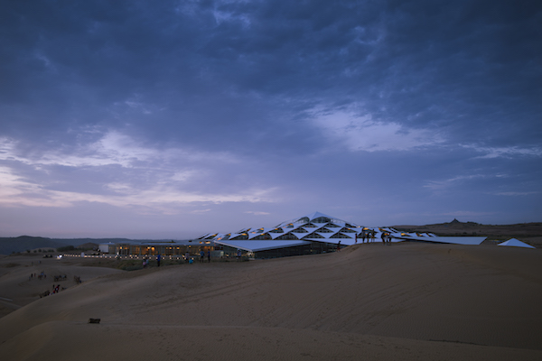 响沙湾,沙漠,度假地,景区,旅游,图片,照片,摄影,内蒙古响沙湾,内蒙古旅游,鄂尔多斯市旅游,莲花酒店,莲花度假酒店,莲沙度假岛,福沙度假岛,悦沙休闲岛,仙沙休闲岛,一粒沙度假村,在线预订,预定,旅行社,AAAAA,5A级旅游景区,库布齐,库布其沙漠,库布其旅游