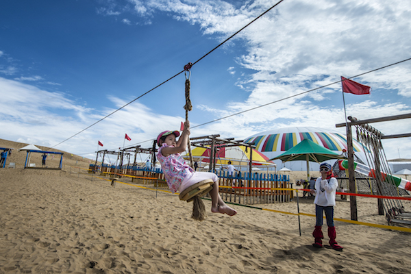 响沙湾,沙漠,度假地,景区,旅游,图片,照片,摄影,内蒙古响沙湾,内蒙古旅游,鄂尔多斯市旅游,莲花酒店,莲花度假酒店,莲沙度假岛,福沙度假岛,悦沙休闲岛,仙沙休闲岛,一粒沙度假村,在线预订,预定,旅行社,AAAAA,5A级旅游景区,库布齐,库布其沙漠,库布其旅游