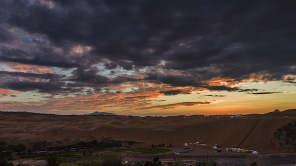 响沙湾,沙漠,度假地,景区,旅游,图片,照片,摄影,内蒙古响沙湾,内蒙古旅游,鄂尔多斯市旅游,莲花酒店,莲花度假酒店,莲沙度假岛,福沙度假岛,悦沙休闲岛,仙沙休闲岛,一粒沙度假村,在线预订,预定,旅行社,AAAAA,5A级旅游景区,库布齐,库布其沙漠,库布其旅游