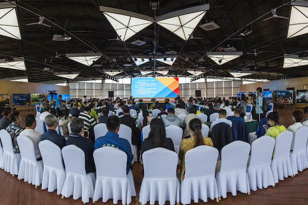 响沙湾,沙漠,度假地,景区,旅游,图片,照片,摄影,内蒙古响沙湾,内蒙古旅游,鄂尔多斯市旅游,莲花酒店,莲花度假酒店,莲沙度假岛,福沙度假岛,悦沙休闲岛,仙沙休闲岛,一粒沙度假村,在线预订,预定,旅行社,AAAAA,5A级旅游景区,库布齐,库布其沙漠,库布其旅游