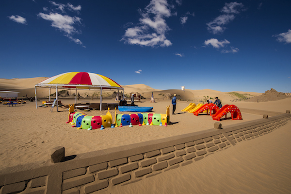 响沙湾,沙漠,度假地,景区,旅游,图片,照片,摄影,内蒙古响沙湾,内蒙古旅游,鄂尔多斯市旅游,莲花酒店,莲花度假酒店,莲沙度假岛,福沙度假岛,悦沙休闲岛,仙沙休闲岛,一粒沙度假村,在线预订,预定,旅行社,AAAAA,5A级旅游景区,库布齐,库布其沙漠,库布其旅游