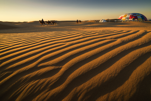 响沙湾,沙漠,度假地,景区,旅游,图片,照片,摄影,内蒙古响沙湾,内蒙古旅游,鄂尔多斯市旅游,莲花酒店,莲花度假酒店,莲沙度假岛,福沙度假岛,悦沙休闲岛,仙沙休闲岛,一粒沙度假村,在线预订,预定,旅行社,AAAAA,5A级旅游景区,库布齐,库布其沙漠,库布其旅游