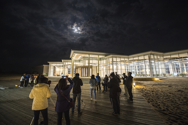 响沙湾,沙漠,度假地,景区,旅游,图片,照片,摄影,内蒙古响沙湾,内蒙古旅游,鄂尔多斯市旅游,莲花酒店,莲花度假酒店,莲沙度假岛,福沙度假岛,悦沙休闲岛,仙沙休闲岛,一粒沙度假村,在线预订,预定,旅行社,AAAAA,5A级旅游景区,库布齐,库布其沙漠,库布其旅游