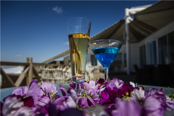 响沙湾,沙漠,度假地,景区,旅游,图片,照片,摄影,内蒙古响沙湾,内蒙古旅游,鄂尔多斯市旅游,莲花酒店,莲花度假酒店,莲沙度假岛,福沙度假岛,悦沙休闲岛,仙沙休闲岛,一粒沙度假村,在线预订,预定,旅行社,AAAAA,5A级旅游景区,库布齐,库布其沙漠,库布其旅游