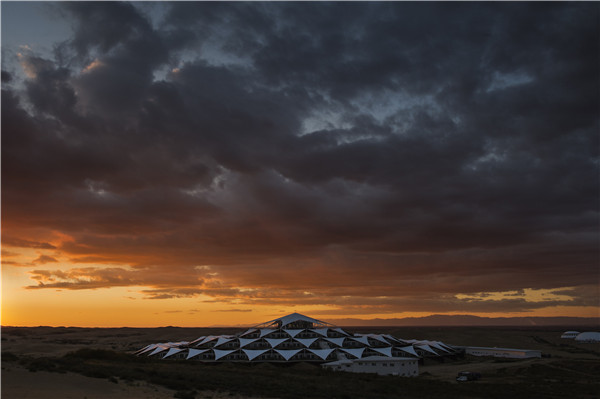 响沙湾,沙漠,度假地,景区,旅游,图片,照片,摄影,内蒙古响沙湾,内蒙古旅游,鄂尔多斯市旅游,莲花酒店,莲花度假酒店,莲沙度假岛,福沙度假岛,悦沙休闲岛,仙沙休闲岛,一粒沙度假村,在线预订,预定,旅行社,AAAAA,5A级旅游景区,库布齐,库布其沙漠,库布其旅游