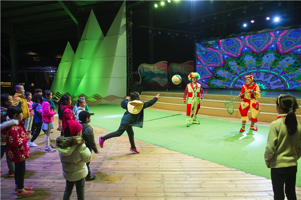 响沙湾,沙漠,度假地,景区,旅游,图片,照片,摄影,内蒙古响沙湾,内蒙古旅游,鄂尔多斯市旅游,莲花酒店,莲花度假酒店,莲沙度假岛,福沙度假岛,悦沙休闲岛,仙沙休闲岛,一粒沙度假村,在线预订,预定,旅行社,AAAAA,5A级旅游景区,库布齐,库布其沙漠,库布其旅游