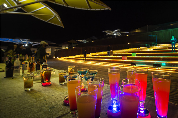 响沙湾,沙漠,度假地,景区,旅游,图片,照片,摄影,内蒙古响沙湾,内蒙古旅游,鄂尔多斯市旅游,莲花酒店,莲花度假酒店,莲沙度假岛,福沙度假岛,悦沙休闲岛,仙沙休闲岛,一粒沙度假村,在线预订,预定,旅行社,AAAAA,5A级旅游景区,库布齐,库布其沙漠,库布其旅游