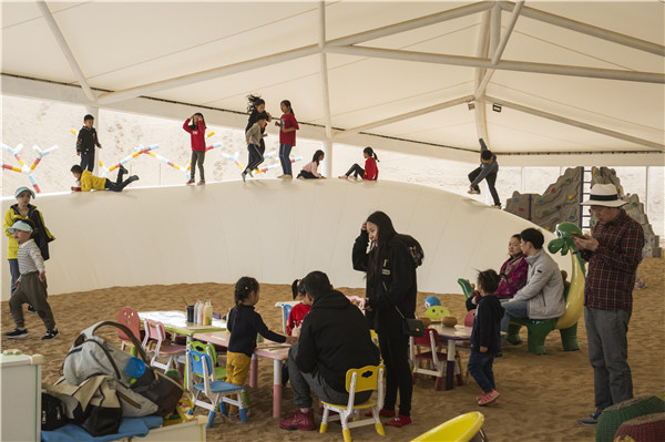 响沙湾,沙漠,度假地,景区,旅游,图片,照片,摄影,内蒙古响沙湾,内蒙古旅游,鄂尔多斯市旅游,莲花酒店,莲花度假酒店,莲沙度假岛,福沙度假岛,悦沙休闲岛,仙沙休闲岛,一粒沙度假村,在线预订,预定,旅行社,AAAAA,5A级旅游景区,库布齐,库布其沙漠,库布其旅游