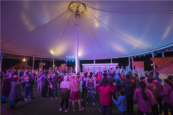 响沙湾,沙漠,度假地,景区,旅游,图片,照片,摄影,内蒙古响沙湾,内蒙古旅游,鄂尔多斯市旅游,莲花酒店,莲花度假酒店,莲沙度假岛,福沙度假岛,悦沙休闲岛,仙沙休闲岛,一粒沙度假村,在线预订,预定,旅行社,AAAAA,5A级旅游景区,库布齐,库布其沙漠,库布其旅游