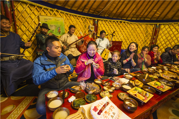 响沙湾,沙漠,度假地,景区,旅游,图片,照片,摄影,内蒙古响沙湾,内蒙古旅游,鄂尔多斯市旅游,莲花酒店,莲花度假酒店,莲沙度假岛,福沙度假岛,悦沙休闲岛,仙沙休闲岛,一粒沙度假村,在线预订,预定,旅行社,AAAAA,5A级旅游景区,库布齐,库布其沙漠,库布其旅游