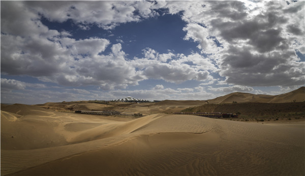 响沙湾,沙漠,度假地,景区,旅游,图片,照片,摄影,内蒙古响沙湾,内蒙古旅游,鄂尔多斯市旅游,莲花酒店,莲花度假酒店,莲沙度假岛,福沙度假岛,悦沙休闲岛,仙沙休闲岛,一粒沙度假村,在线预订,预定,旅行社,AAAAA,5A级旅游景区,库布齐,库布其沙漠,库布其旅游