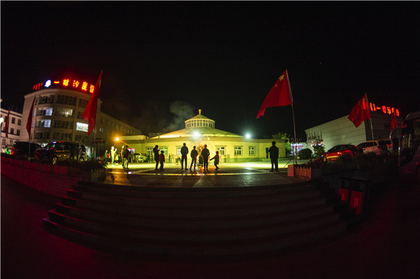 响沙湾,沙漠,度假地,景区,旅游,图片,照片,摄影,内蒙古响沙湾,内蒙古旅游,鄂尔多斯市旅游,莲花酒店,莲花度假酒店,莲沙度假岛,福沙度假岛,悦沙休闲岛,仙沙休闲岛,一粒沙度假村,在线预订,预定,旅行社,AAAAA,5A级旅游景区,库布齐,库布其沙漠,库布其旅游