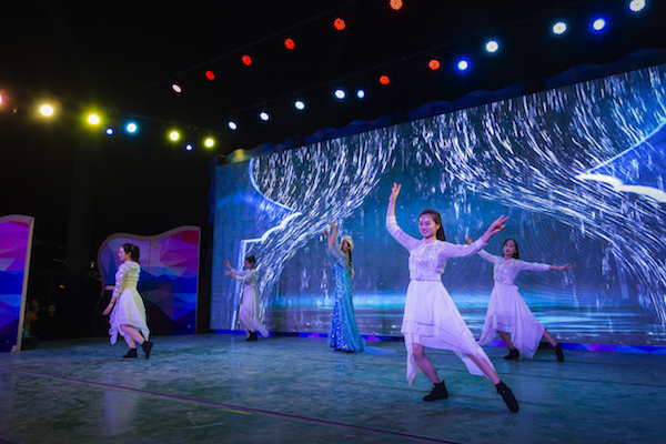 响沙湾,沙漠,度假地,景区,旅游,图片,照片,摄影,内蒙古响沙湾,内蒙古旅游,鄂尔多斯市旅游,莲花酒店,莲花度假酒店,莲沙度假岛,福沙度假岛,悦沙休闲岛,仙沙休闲岛,一粒沙度假村,在线预订,预定,旅行社,AAAAA,5A级旅游景区,库布齐,库布其沙漠,库布其旅游