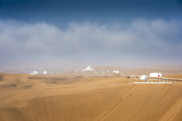 响沙湾,沙漠,度假地,景区,旅游,图片,照片,摄影,内蒙古响沙湾,内蒙古旅游,鄂尔多斯市旅游,莲花酒店,莲花度假酒店,莲沙度假岛,福沙度假岛,悦沙休闲岛,仙沙休闲岛,一粒沙度假村,在线预订,预定,旅行社,AAAAA,5A级旅游景区,库布齐,库布其沙漠,库布其旅游