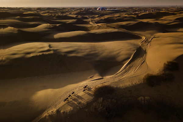 响沙湾,沙漠,度假地,景区,旅游,图片,照片,摄影,内蒙古响沙湾,内蒙古旅游,鄂尔多斯市旅游,莲花酒店,莲花度假酒店,莲沙度假岛,福沙度假岛,悦沙休闲岛,仙沙休闲岛,一粒沙度假村,在线预订,预定,旅行社,AAAAA,5A级旅游景区,库布齐,库布其沙漠,库布其旅游