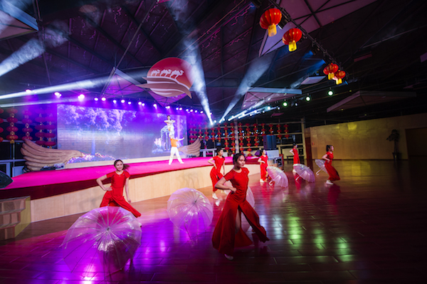 响沙湾,沙漠,度假地,景区,旅游,图片,照片,摄影,内蒙古响沙湾,内蒙古旅游,鄂尔多斯市旅游,莲花酒店,莲花度假酒店,莲沙度假岛,福沙度假岛,悦沙休闲岛,仙沙休闲岛,一粒沙度假村,在线预订,预定,旅行社,AAAAA,5A级旅游景区,库布齐,库布其沙漠,库布其旅游