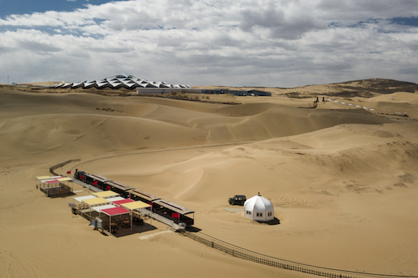 响沙湾,沙漠,度假地,景区,旅游,图片,照片,摄影,内蒙古响沙湾,内蒙古旅游,鄂尔多斯市旅游,莲花酒店,莲花度假酒店,莲沙度假岛,福沙度假岛,悦沙休闲岛,仙沙休闲岛,一粒沙度假村,在线预订,预定,旅行社,AAAAA,5A级旅游景区,库布齐,库布其沙漠,库布其旅游