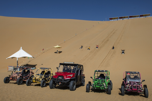 响沙湾,沙漠,度假地,景区,旅游,图片,照片,摄影,内蒙古响沙湾,内蒙古旅游,鄂尔多斯市旅游,莲花酒店,莲花度假酒店,莲沙度假岛,福沙度假岛,悦沙休闲岛,仙沙休闲岛,一粒沙度假村,在线预订,预定,旅行社,AAAAA,5A级旅游景区,库布齐,库布其沙漠,库布其旅游