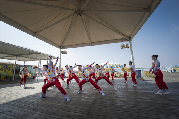 响沙湾,沙漠,度假地,景区,旅游,图片,照片,摄影,内蒙古响沙湾,内蒙古旅游,鄂尔多斯市旅游,莲花酒店,莲花度假酒店,莲沙度假岛,福沙度假岛,悦沙休闲岛,仙沙休闲岛,一粒沙度假村,在线预订,预定,旅行社,AAAAA,5A级旅游景区,库布齐,库布其沙漠,库布其旅游