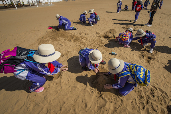 响沙湾,沙漠,度假地,景区,旅游,图片,照片,摄影,内蒙古响沙湾,内蒙古旅游,鄂尔多斯市旅游,莲花酒店,莲花度假酒店,莲沙度假岛,福沙度假岛,悦沙休闲岛,仙沙休闲岛,一粒沙度假村,在线预订,预定,旅行社,AAAAA,5A级旅游景区,库布齐,库布其沙漠,库布其旅游