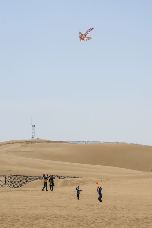 响沙湾,沙漠,度假地,景区,旅游,图片,照片,摄影,内蒙古响沙湾,内蒙古旅游,鄂尔多斯市旅游,莲花酒店,莲花度假酒店,莲沙度假岛,福沙度假岛,悦沙休闲岛,仙沙休闲岛,一粒沙度假村,在线预订,预定,旅行社,AAAAA,5A级旅游景区,库布齐,库布其沙漠,库布其旅游