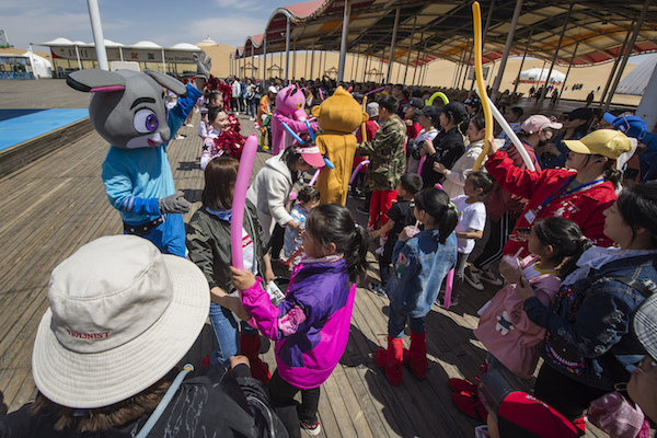 响沙湾,沙漠,度假地,景区,旅游,图片,照片,摄影,内蒙古响沙湾,内蒙古旅游,鄂尔多斯市旅游,莲花酒店,莲花度假酒店,莲沙度假岛,福沙度假岛,悦沙休闲岛,仙沙休闲岛,一粒沙度假村,在线预订,预定,旅行社,AAAAA,5A级旅游景区,库布齐,库布其沙漠,库布其旅游