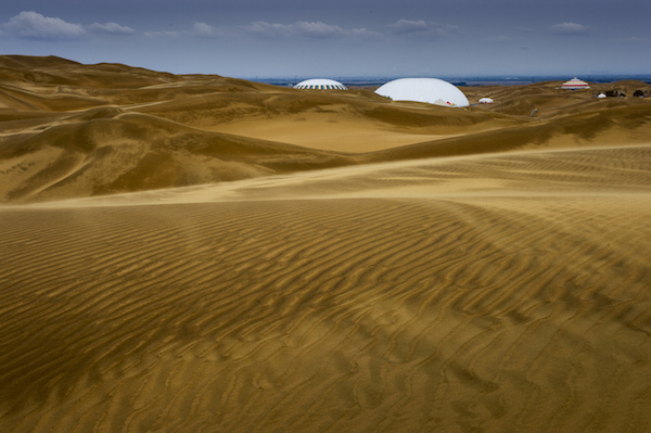 响沙湾,沙漠,度假地,景区,旅游,图片,照片,摄影,内蒙古响沙湾,内蒙古旅游,鄂尔多斯市旅游,莲花酒店,莲花度假酒店,莲沙度假岛,福沙度假岛,悦沙休闲岛,仙沙休闲岛,一粒沙度假村,在线预订,预定,旅行社,AAAAA,5A级旅游景区,库布齐,库布其沙漠,库布其旅游