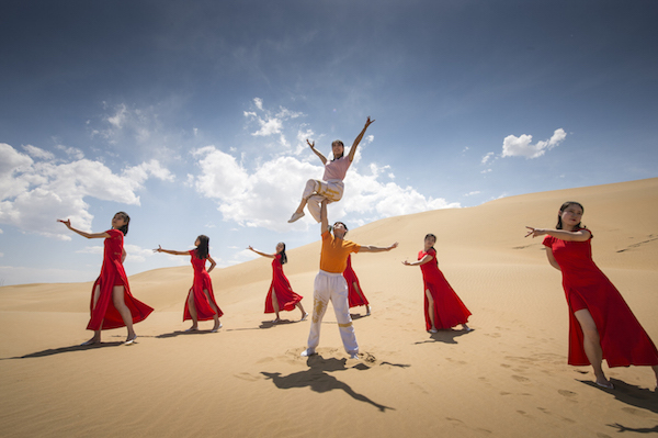 响沙湾,沙漠,度假地,景区,旅游,图片,照片,摄影,内蒙古响沙湾,内蒙古旅游,鄂尔多斯市旅游,莲花酒店,莲花度假酒店,莲沙度假岛,福沙度假岛,悦沙休闲岛,仙沙休闲岛,一粒沙度假村,在线预订,预定,旅行社,AAAAA,5A级旅游景区,库布齐,库布其沙漠,库布其旅游