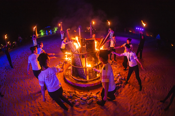 响沙湾,沙漠,度假地,景区,旅游,图片,照片,摄影,内蒙古响沙湾,内蒙古旅游,鄂尔多斯市旅游,莲花酒店,莲花度假酒店,莲沙度假岛,福沙度假岛,悦沙休闲岛,仙沙休闲岛,一粒沙度假村,在线预订,预定,旅行社,AAAAA,5A级旅游景区,库布齐,库布其沙漠,库布其旅游