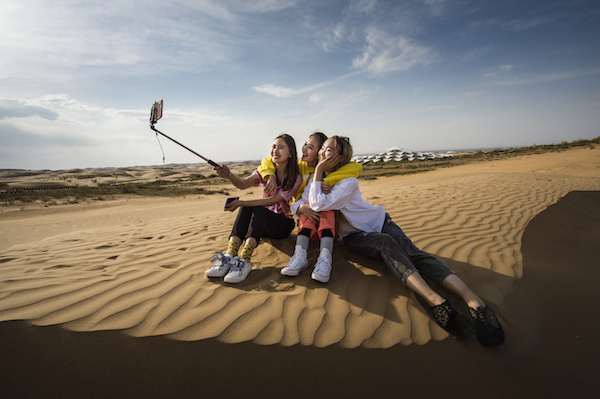 响沙湾,沙漠,度假地,景区,旅游,图片,照片,摄影,内蒙古响沙湾,内蒙古旅游,鄂尔多斯市旅游,莲花酒店,莲花度假酒店,莲沙度假岛,福沙度假岛,悦沙休闲岛,仙沙休闲岛,一粒沙度假村,在线预订,预定,旅行社,AAAAA,5A级旅游景区,库布齐,库布其沙漠,库布其旅游