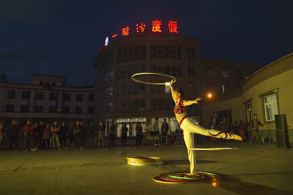 响沙湾,沙漠,度假地,景区,旅游,图片,照片,摄影,内蒙古响沙湾,内蒙古旅游,鄂尔多斯市旅游,莲花酒店,莲花度假酒店,莲沙度假岛,福沙度假岛,悦沙休闲岛,仙沙休闲岛,一粒沙度假村,在线预订,预定,旅行社,AAAAA,5A级旅游景区,库布齐,库布其沙漠,库布其旅游