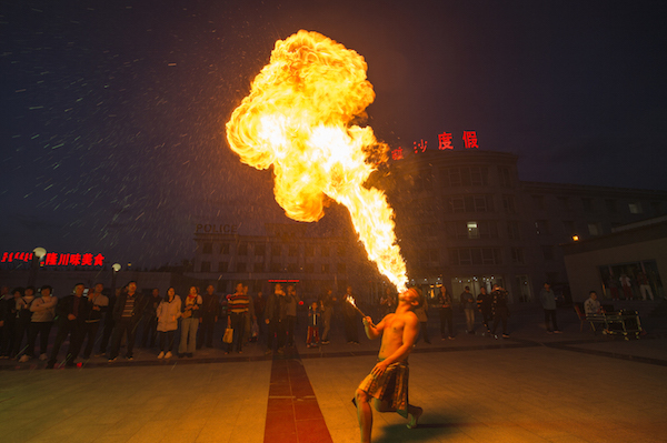 响沙湾,沙漠,度假地,景区,旅游,图片,照片,摄影,内蒙古响沙湾,内蒙古旅游,鄂尔多斯市旅游,莲花酒店,莲花度假酒店,莲沙度假岛,福沙度假岛,悦沙休闲岛,仙沙休闲岛,一粒沙度假村,在线预订,预定,旅行社,AAAAA,5A级旅游景区,库布齐,库布其沙漠,库布其旅游