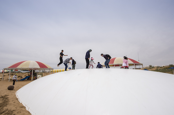 响沙湾,沙漠,度假地,景区,旅游,图片,照片,摄影,内蒙古响沙湾,内蒙古旅游,鄂尔多斯市旅游,莲花酒店,莲花度假酒店,莲沙度假岛,福沙度假岛,悦沙休闲岛,仙沙休闲岛,一粒沙度假村,在线预订,预定,旅行社,AAAAA,5A级旅游景区,库布齐,库布其沙漠,库布其旅游