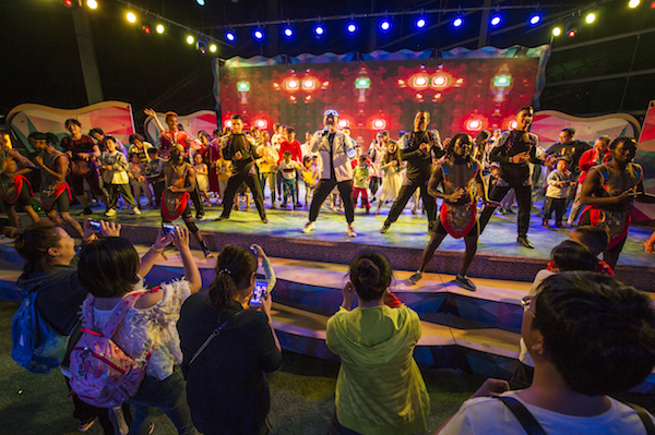 响沙湾,沙漠,度假地,景区,旅游,图片,照片,摄影,内蒙古响沙湾,内蒙古旅游,鄂尔多斯市旅游,莲花酒店,莲花度假酒店,莲沙度假岛,福沙度假岛,悦沙休闲岛,仙沙休闲岛,一粒沙度假村,在线预订,预定,旅行社,AAAAA,5A级旅游景区,库布齐,库布其沙漠,库布其旅游