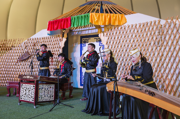 响沙湾,沙漠,度假地,景区,旅游,图片,照片,摄影,内蒙古响沙湾,内蒙古旅游,鄂尔多斯市旅游,莲花酒店,莲花度假酒店,莲沙度假岛,福沙度假岛,悦沙休闲岛,仙沙休闲岛,一粒沙度假村,在线预订,预定,旅行社,AAAAA,5A级旅游景区,库布齐,库布其沙漠,库布其旅游