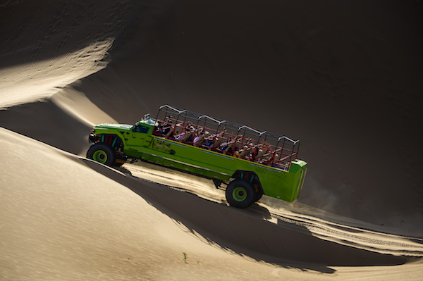 响沙湾,沙漠,度假地,景区,旅游,图片,照片,摄影,内蒙古响沙湾,内蒙古旅游,鄂尔多斯市旅游,莲花酒店,莲花度假酒店,莲沙度假岛,福沙度假岛,悦沙休闲岛,仙沙休闲岛,一粒沙度假村,在线预订,预定,旅行社,AAAAA,5A级旅游景区,库布齐,库布其沙漠,库布其旅游