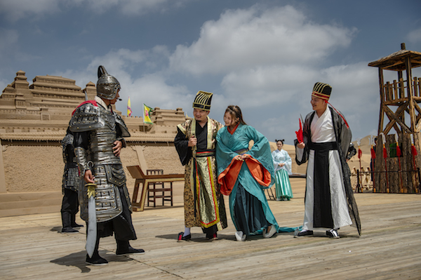 响沙湾,沙漠,度假地,景区,旅游,图片,照片,摄影,内蒙古响沙湾,内蒙古旅游,鄂尔多斯市旅游,莲花酒店,莲花度假酒店,莲沙度假岛,福沙度假岛,悦沙休闲岛,仙沙休闲岛,一粒沙度假村,在线预订,预定,旅行社,AAAAA,5A级旅游景区,库布齐,库布其沙漠,库布其旅游