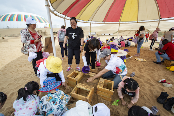 响沙湾,沙漠,度假地,景区,旅游,图片,照片,摄影,内蒙古响沙湾,内蒙古旅游,鄂尔多斯市旅游,莲花酒店,莲花度假酒店,莲沙度假岛,福沙度假岛,悦沙休闲岛,仙沙休闲岛,一粒沙度假村,在线预订,预定,旅行社,AAAAA,5A级旅游景区,库布齐,库布其沙漠,库布其旅游