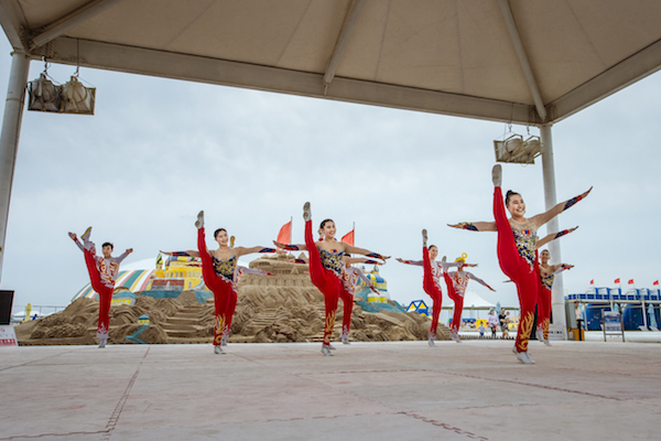 响沙湾,沙漠,度假地,景区,旅游,图片,照片,摄影,内蒙古响沙湾,内蒙古旅游,鄂尔多斯市旅游,莲花酒店,莲花度假酒店,莲沙度假岛,福沙度假岛,悦沙休闲岛,仙沙休闲岛,一粒沙度假村,在线预订,预定,旅行社,AAAAA,5A级旅游景区,库布齐,库布其沙漠,库布其旅游