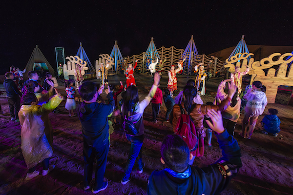 响沙湾,沙漠,度假地,景区,旅游,图片,照片,摄影,内蒙古响沙湾,内蒙古旅游,鄂尔多斯市旅游,莲花酒店,莲花度假酒店,莲沙度假岛,福沙度假岛,悦沙休闲岛,仙沙休闲岛,一粒沙度假村,在线预订,预定,旅行社,AAAAA,5A级旅游景区,库布齐,库布其沙漠,库布其旅游