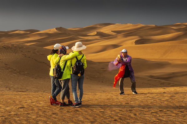 响沙湾,沙漠,度假地,景区,旅游,图片,照片,摄影,内蒙古响沙湾,内蒙古旅游,鄂尔多斯市旅游,莲花酒店,莲花度假酒店,莲沙度假岛,福沙度假岛,悦沙休闲岛,仙沙休闲岛,一粒沙度假村,在线预订,预定,旅行社,AAAAA,5A级旅游景区,库布齐,库布其沙漠,库布其旅游