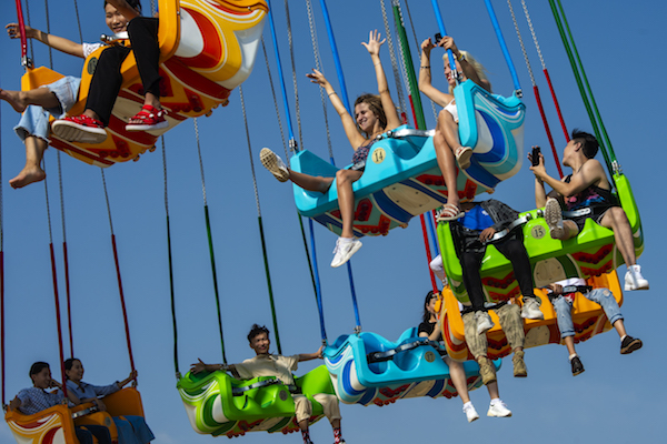 响沙湾,沙漠,度假地,景区,旅游,图片,照片,摄影,内蒙古响沙湾,内蒙古旅游,鄂尔多斯市旅游,莲花酒店,莲花度假酒店,莲沙度假岛,福沙度假岛,悦沙休闲岛,仙沙休闲岛,一粒沙度假村,在线预订,预定,旅行社,AAAAA,5A级旅游景区,库布齐,库布其沙漠,库布其旅游