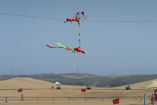 响沙湾,沙漠,度假地,景区,旅游,图片,照片,摄影,内蒙古响沙湾,内蒙古旅游,鄂尔多斯市旅游,莲花酒店,莲花度假酒店,莲沙度假岛,福沙度假岛,悦沙休闲岛,仙沙休闲岛,一粒沙度假村,在线预订,预定,旅行社,AAAAA,5A级旅游景区,库布齐,库布其沙漠,库布其旅游