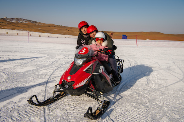 响沙湾,沙漠,度假地,景区,旅游,图片,照片,摄影,内蒙古响沙湾,内蒙古旅游,鄂尔多斯市旅游,莲花酒店,莲花度假酒店,莲沙度假岛,福沙度假岛,悦沙休闲岛,仙沙休闲岛,一粒沙度假村,在线预订,预定,旅行社,AAAAA,5A级旅游景区,库布齐,库布其沙漠,库布其旅游