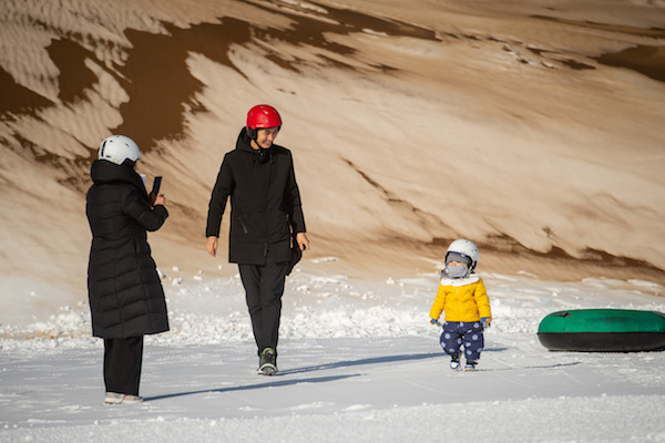 响沙湾,沙漠,度假地,景区,旅游,图片,照片,摄影,内蒙古响沙湾,内蒙古旅游,鄂尔多斯市旅游,莲花酒店,莲花度假酒店,莲沙度假岛,福沙度假岛,悦沙休闲岛,仙沙休闲岛,一粒沙度假村,在线预订,预定,旅行社,AAAAA,5A级旅游景区,库布齐,库布其沙漠,库布其旅游