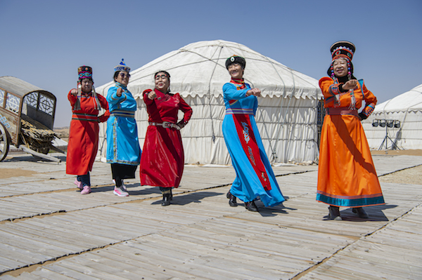响沙湾,沙漠,度假地,景区,旅游,图片,照片,摄影,内蒙古响沙湾,内蒙古旅游,鄂尔多斯市旅游,莲花酒店,莲花度假酒店,莲沙度假岛,福沙度假岛,悦沙休闲岛,仙沙休闲岛,一粒沙度假村,在线预订,预定,旅行社,AAAAA,5A级旅游景区,库布齐,库布其沙漠,库布其旅游