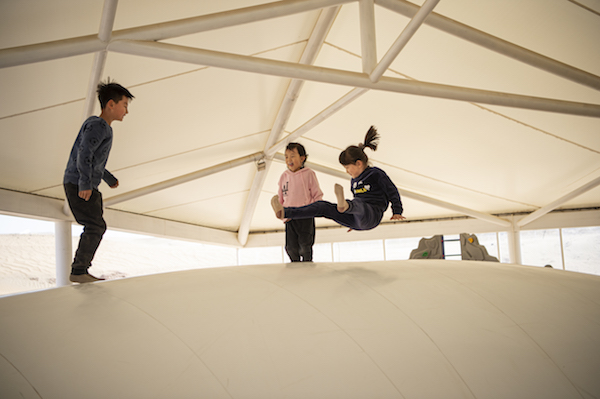 响沙湾,沙漠,度假地,景区,旅游,图片,照片,摄影,内蒙古响沙湾,内蒙古旅游,鄂尔多斯市旅游,莲花酒店,莲花度假酒店,莲沙度假岛,福沙度假岛,悦沙休闲岛,仙沙休闲岛,一粒沙度假村,在线预订,预定,旅行社,AAAAA,5A级旅游景区,库布齐,库布其沙漠,库布其旅游