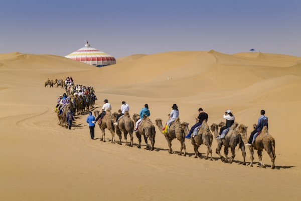 响沙湾,沙漠,度假地,景区,旅游,图片,照片,摄影,内蒙古响沙湾,内蒙古旅游,鄂尔多斯市旅游,莲花酒店,莲花度假酒店,莲沙度假岛,福沙度假岛,悦沙休闲岛,仙沙休闲岛,一粒沙度假村,在线预订,预定,旅行社,AAAAA,5A级旅游景区,库布齐,库布其沙漠,库布其旅游
