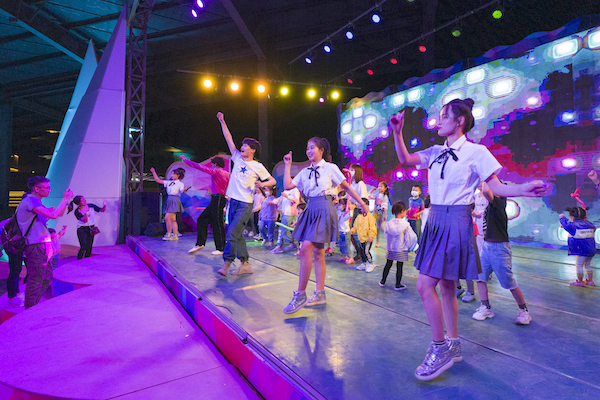 响沙湾,沙漠,度假地,景区,旅游,图片,照片,摄影,内蒙古响沙湾,内蒙古旅游,鄂尔多斯市旅游,莲花酒店,莲花度假酒店,莲沙度假岛,福沙度假岛,悦沙休闲岛,仙沙休闲岛,一粒沙度假村,在线预订,预定,旅行社,AAAAA,5A级旅游景区,库布齐,库布其沙漠,库布其旅游